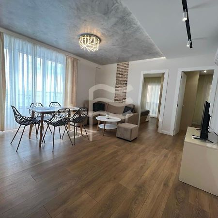 Yacht Club 573 Apartment Durres Exterior photo
